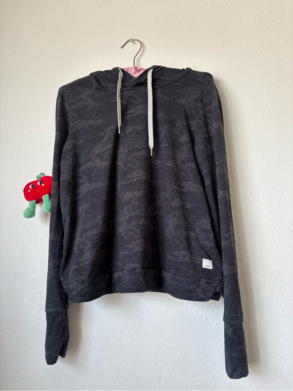 Womans Camo Vuori pull over